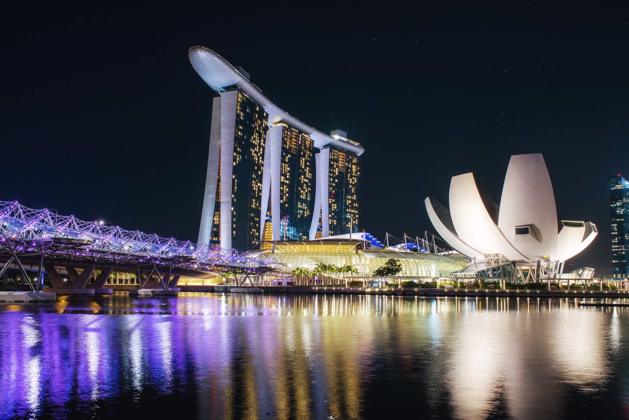 ZS opens office in Singapore