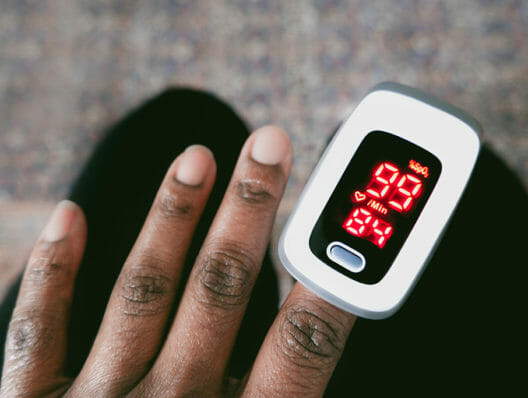 Despite readings skewed by race, pulse oximeter makers stand by their devices