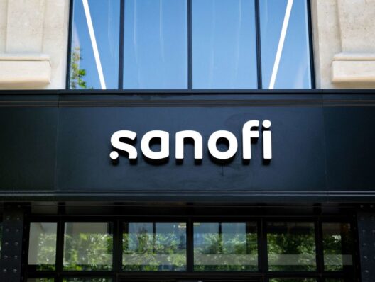 Sanofi set to usher MS drug into pivotal trials after Phase 2 milestone