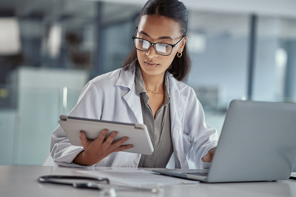 Optimize prescriber engagement with synchronous HCP and DTC messaging