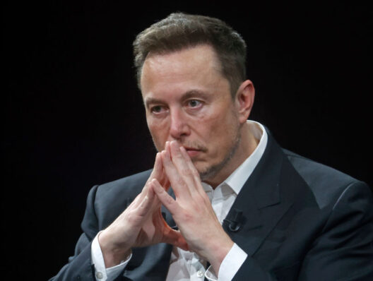 Elon Musk threatens ‘thermonuclear’ lawsuit as advertisers flee X